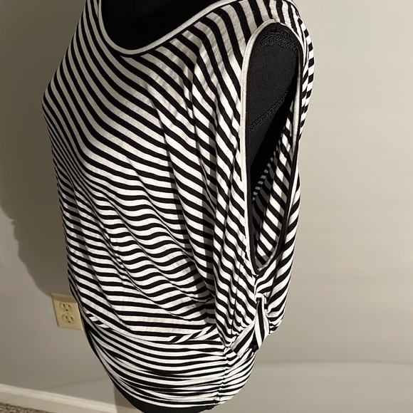 Bebe black white stripe cold shoulder sleeves ruched form fit waist soft stretch - Picture 3 of 5